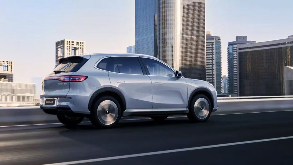 Как заряжать Geely