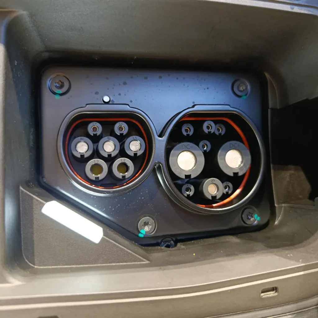 Зарядные порты WEY 80 Зарядные порты WEY 80